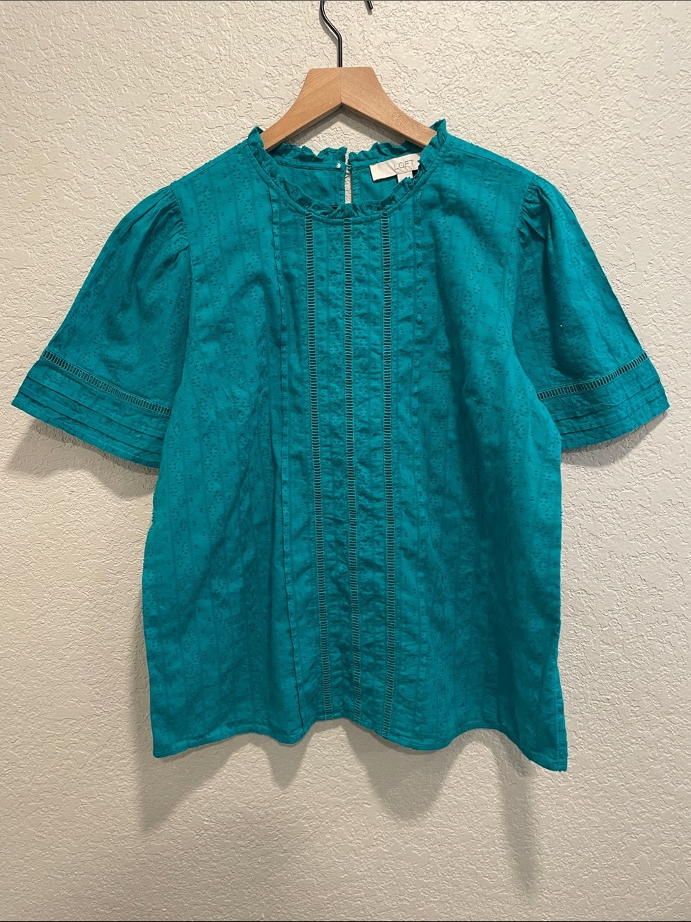 LOFT Teal Embroidered Cotton Blouse Size Medium Boho Pintuck Short Sleeve Top - Picture 4 of 6